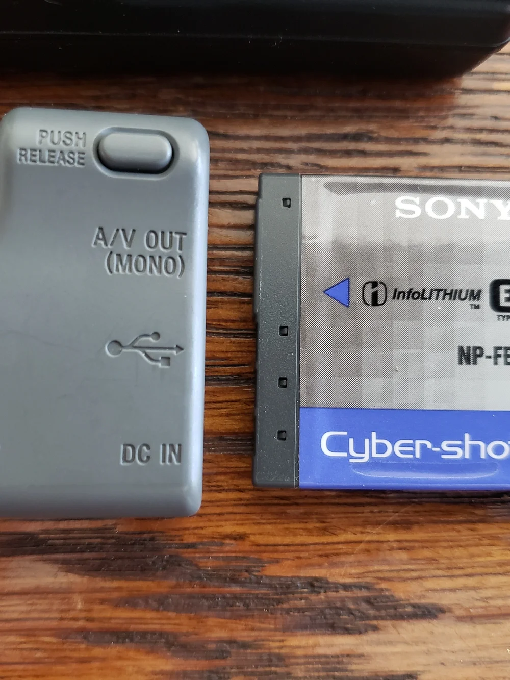 Sony Cyber-shot DSC-T7 Bundle — Fully Tested & Working (With Accessories)